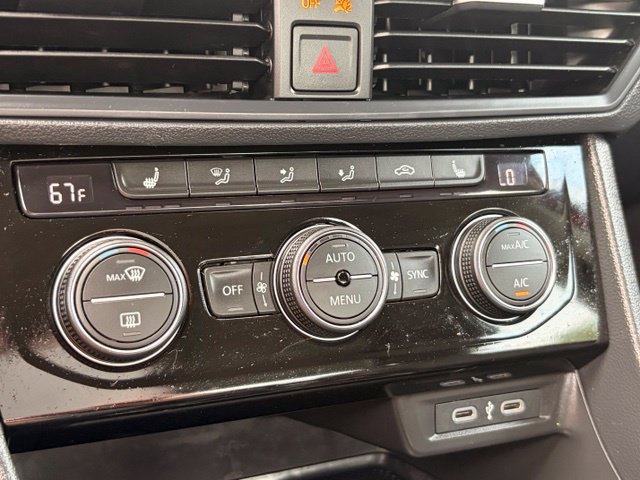 Used 2024 Volkswagen Jetta SE FWD image 17