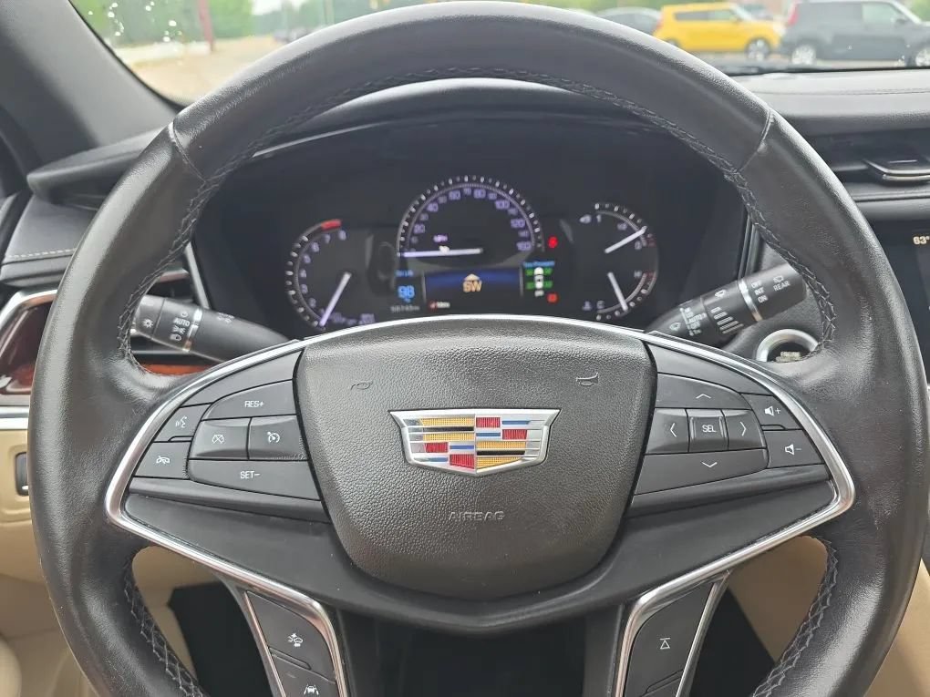 Used 2019 Cadillac XT5 Luxury FWD image 18