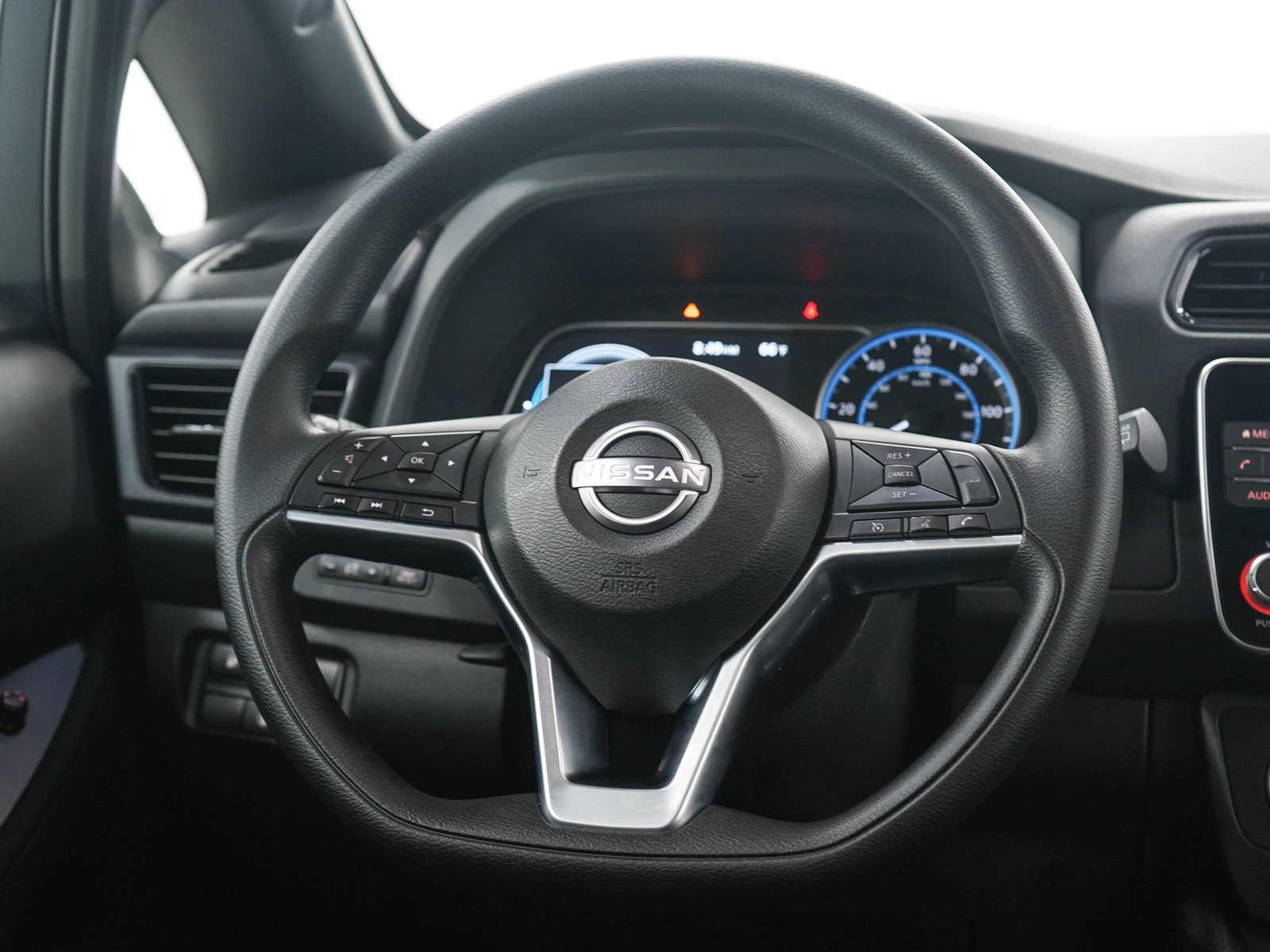 Used 2025 Nissan Leaf S FWD image 16