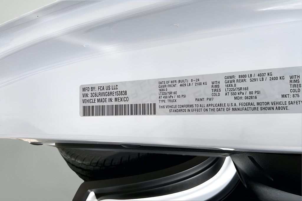 New 2024 RAM ProMaster 2500 w/ Convenience Group FWD image 11