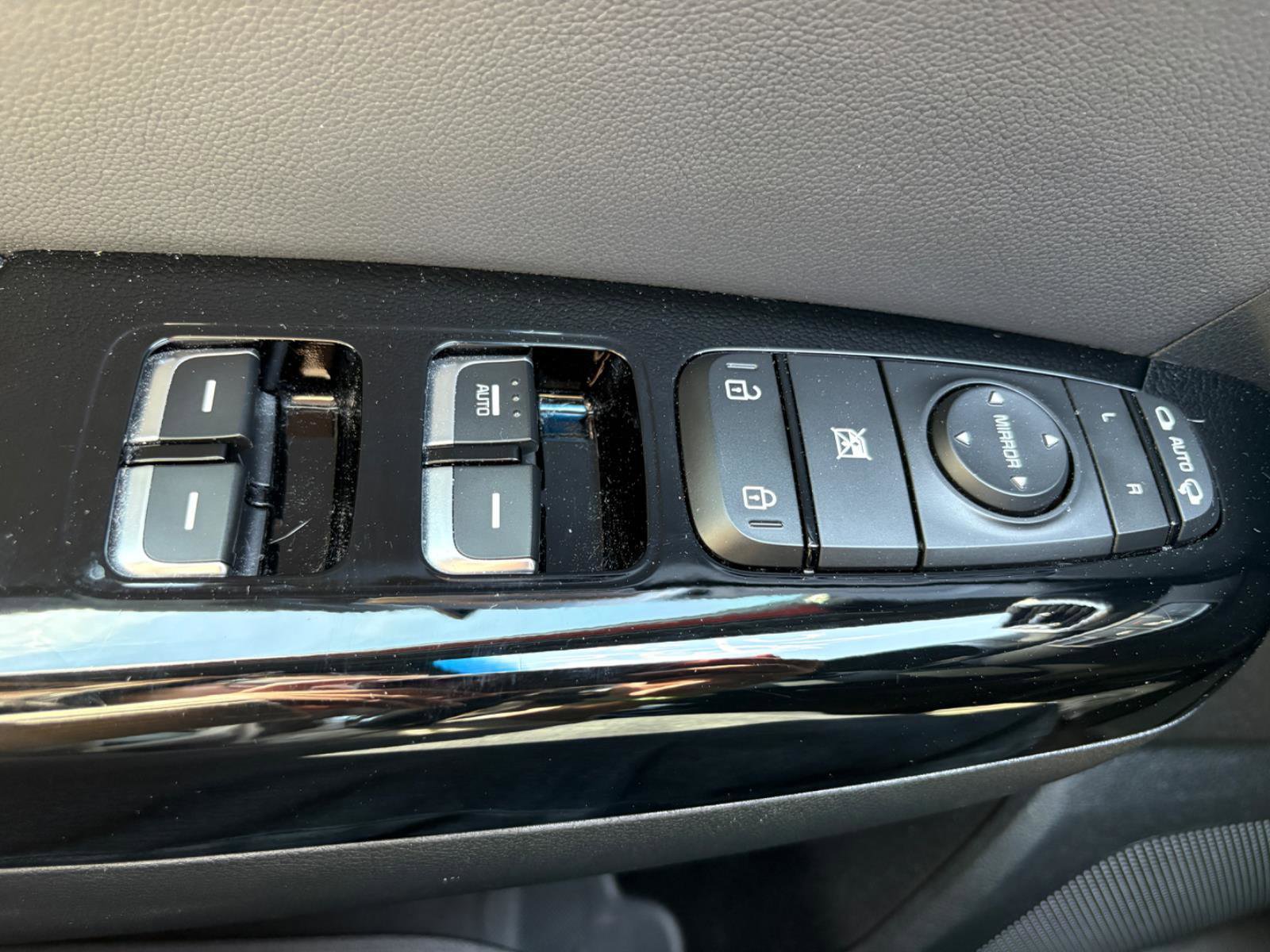 Used 2021 Kia Sportage S w/ S FWD Premium Package image 25