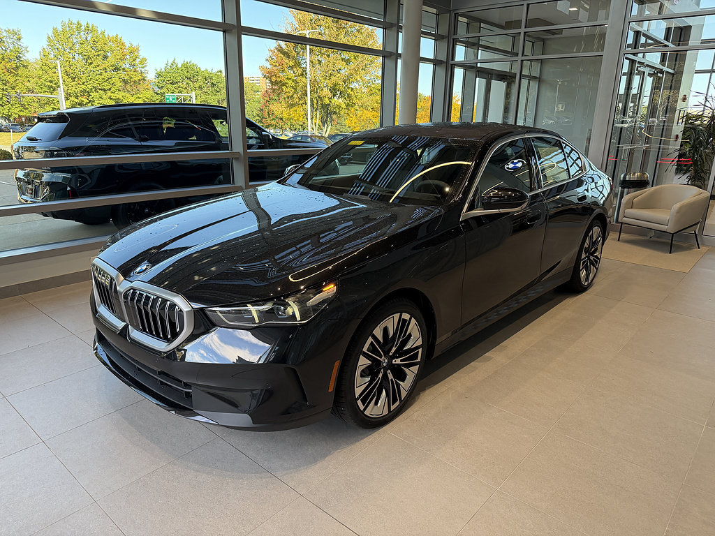 New 2027 BMW 530i xDrive w/ Premium Package AWD/4WD image 3