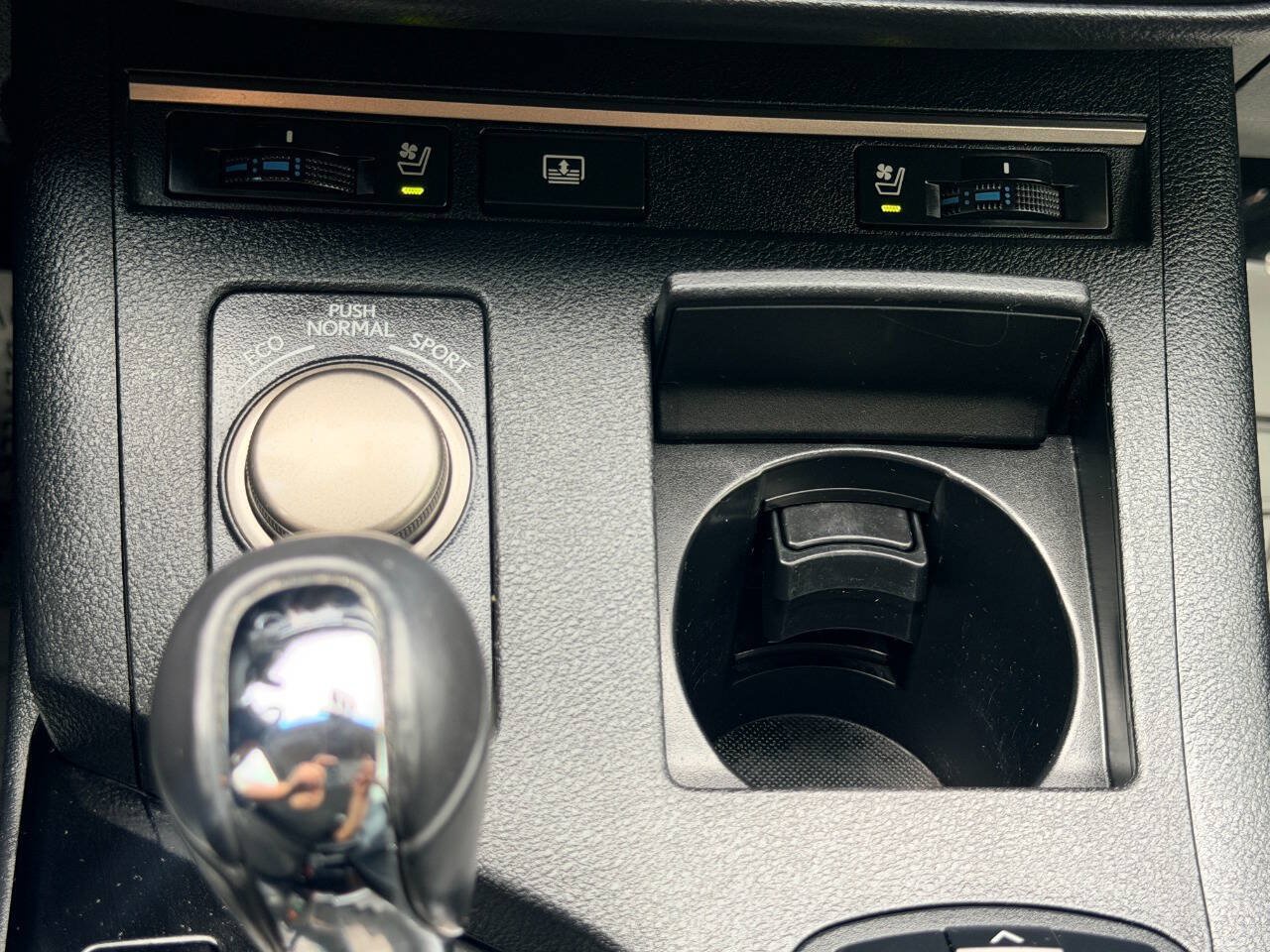Used 2013 Lexus ES 300h w/ Luxury Pkg FWD image 39