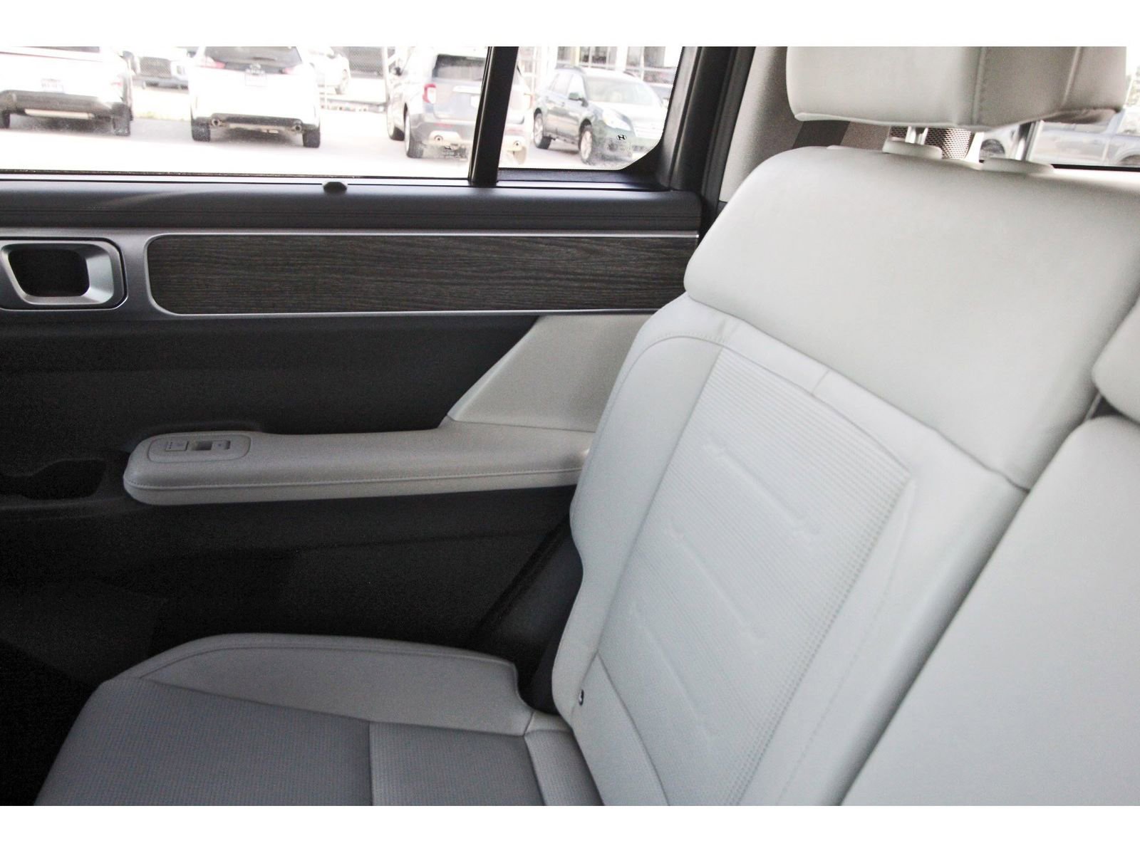 Used 2024 Hyundai Santa Fe Limited image 14