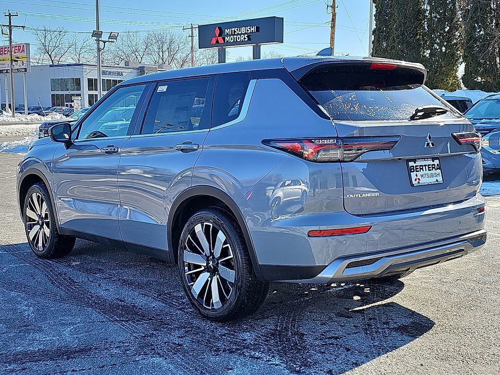 New 2026 Mitsubishi Outlander SE AWD/4WD image 3