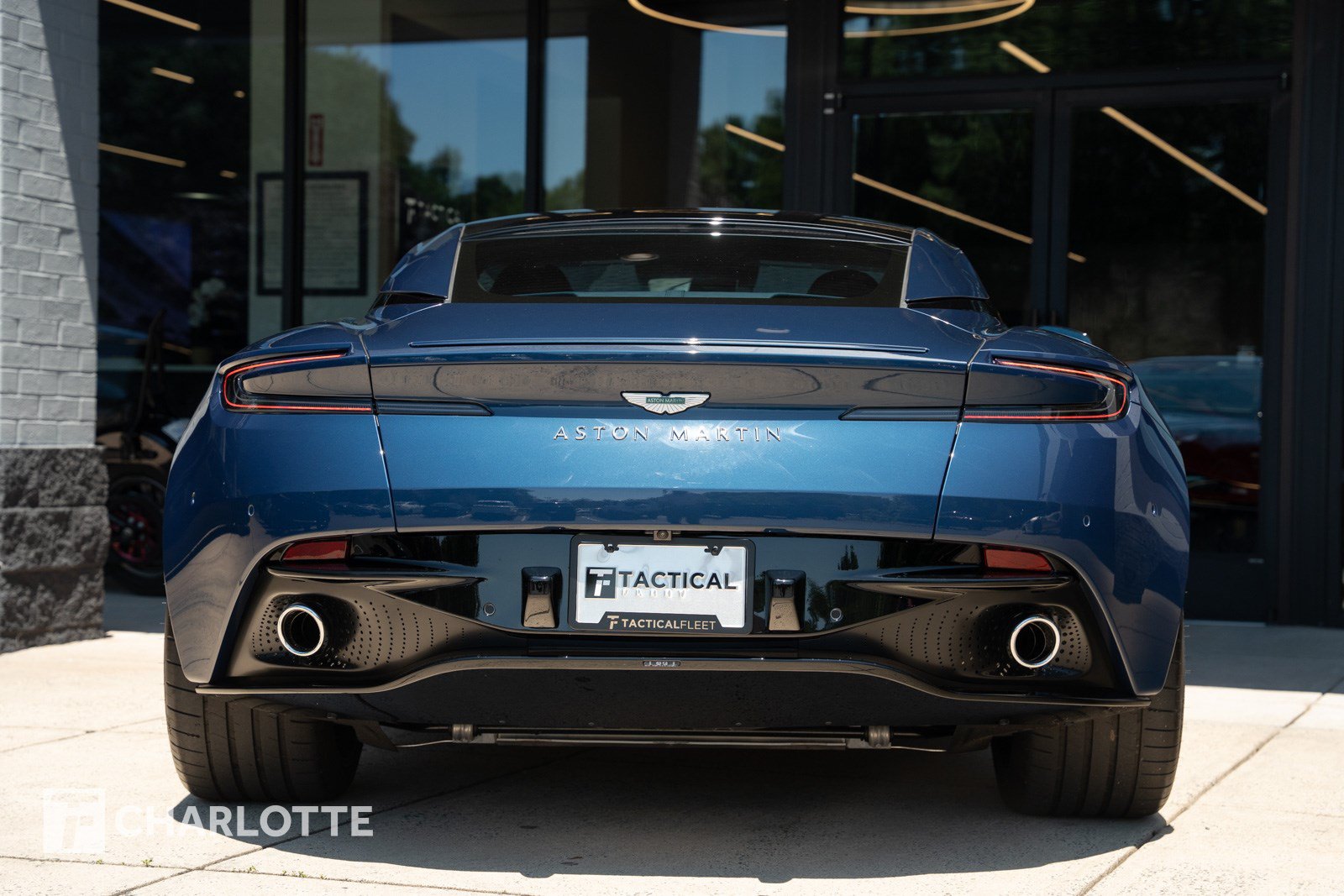 Used 2025 Aston Martin DB12 Coupe RWD image 15