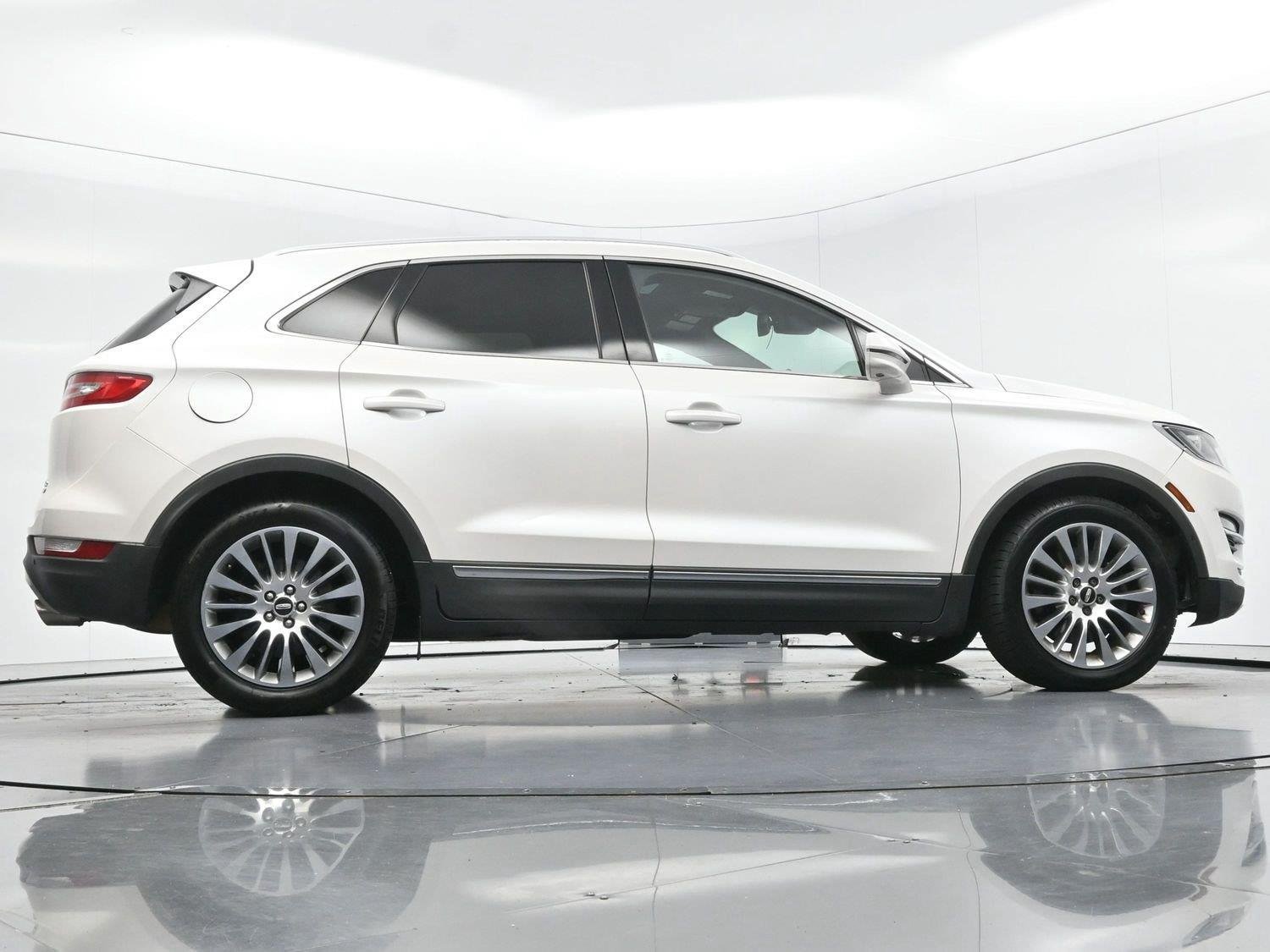 Used 2015 Lincoln MKC FWD w/ Equipment Group 102A Reserve image 46