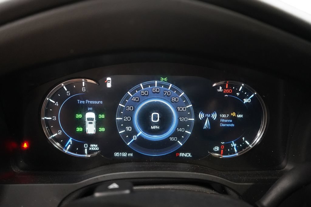 Used 2020 Cadillac Escalade Premium Luxury RWD image 36
