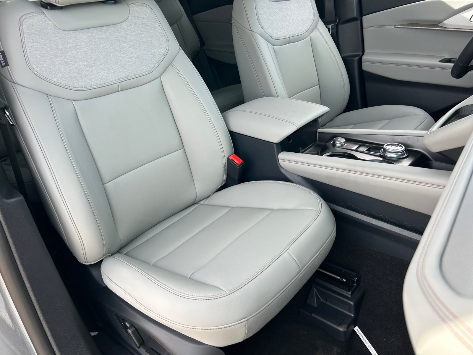New 2026 Ford Explorer Active w/ Active Comfort Package RWD image 19