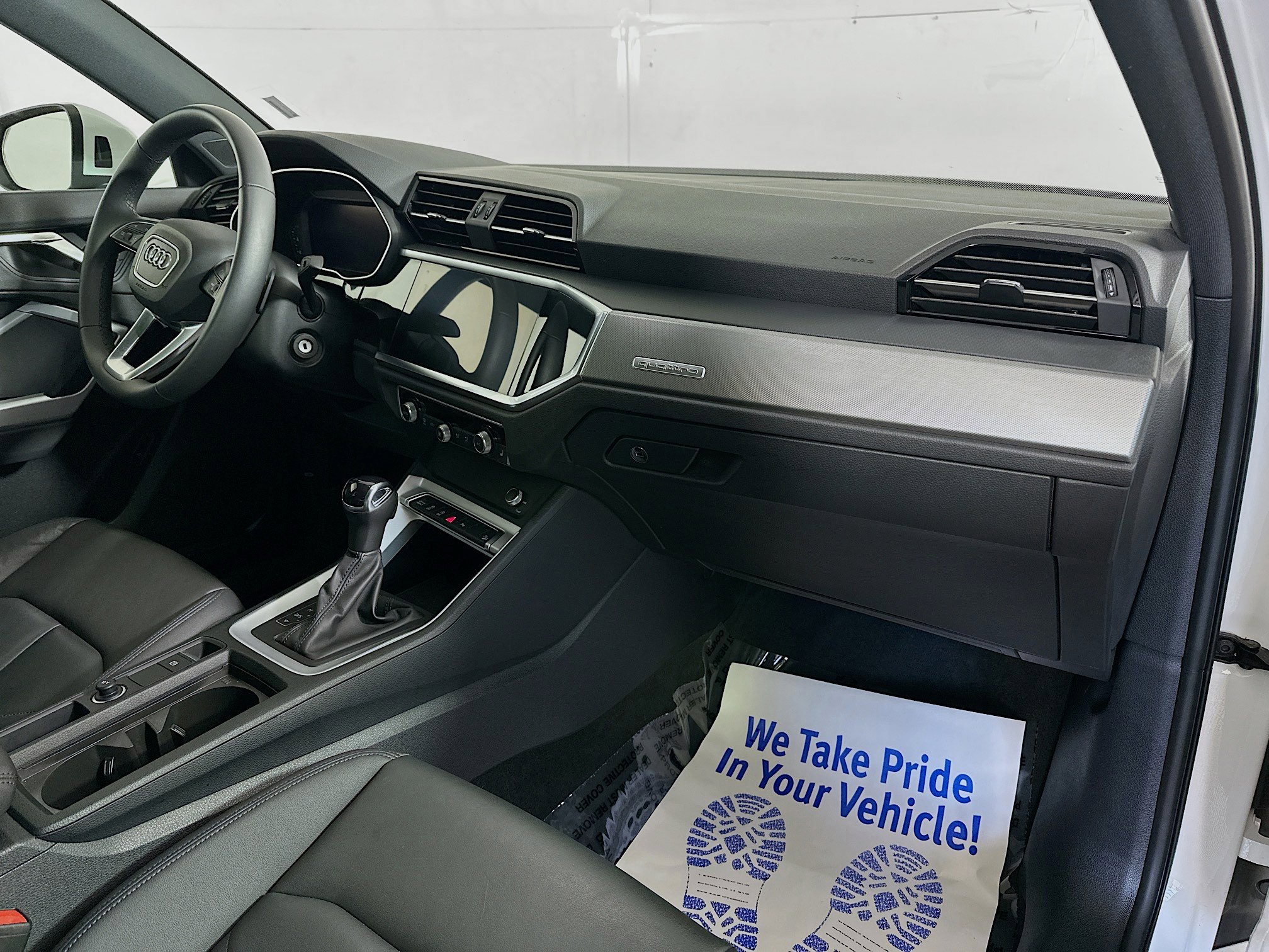 Used 2025 Audi Q3 2.0T Premium image 28
