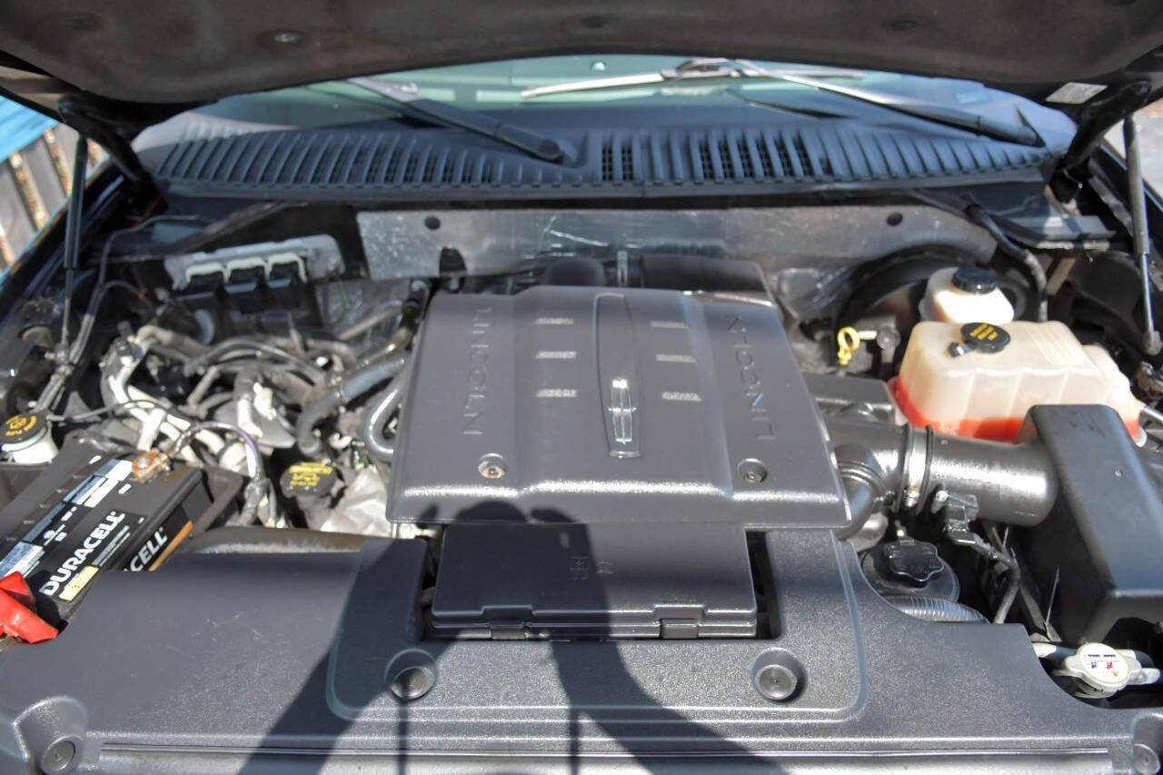 Used 2009 Lincoln Navigator L Base 4x2 4dr SUV image 24