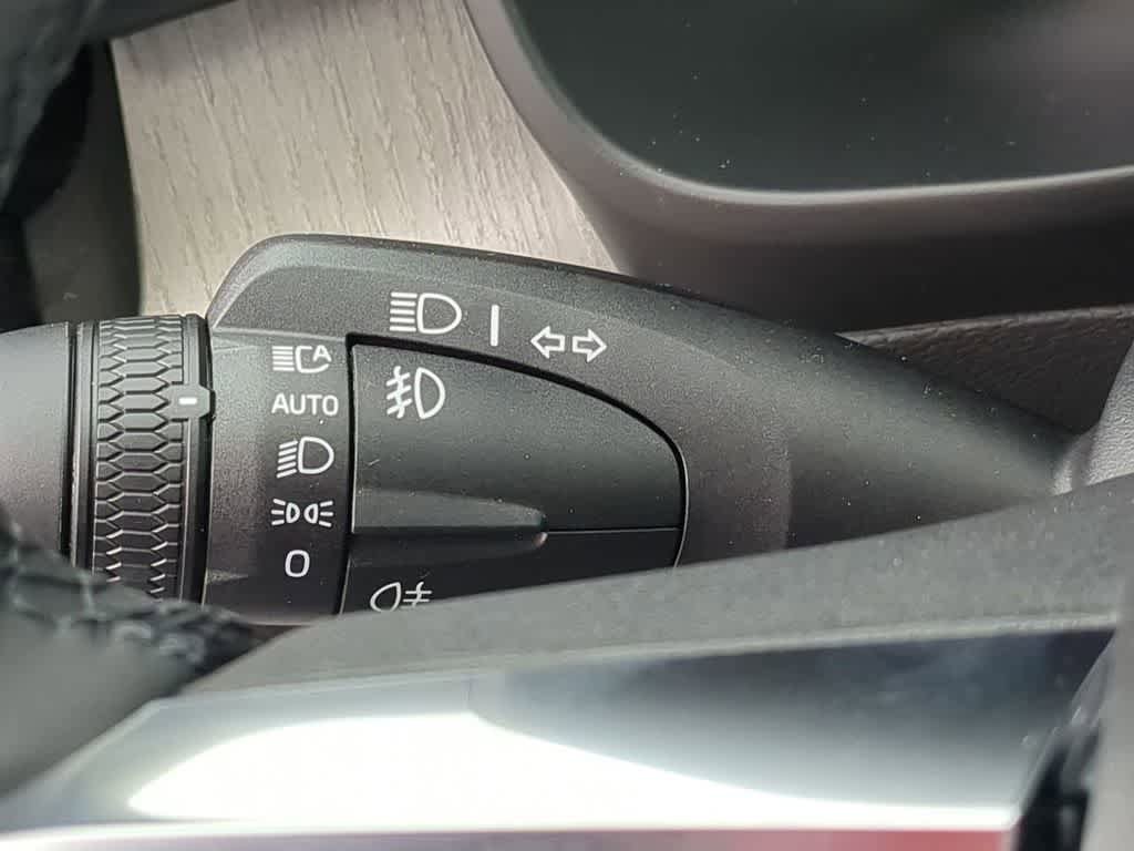 New 2026 Volvo XC40 B5 Plus w/ Climate Package AWD/4WD image 25