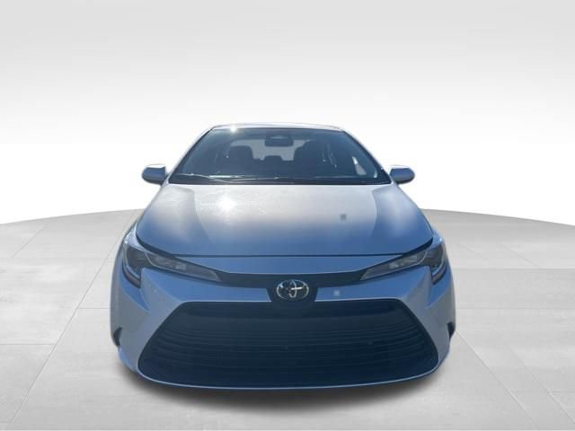 Used 2025 Toyota Corolla LE FWD image 8