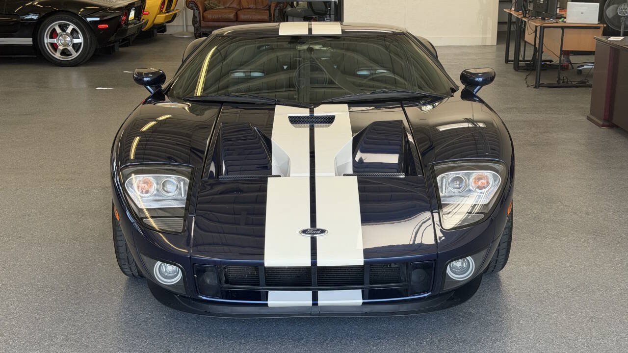 Used 2006 Ford GT RWD image 3
