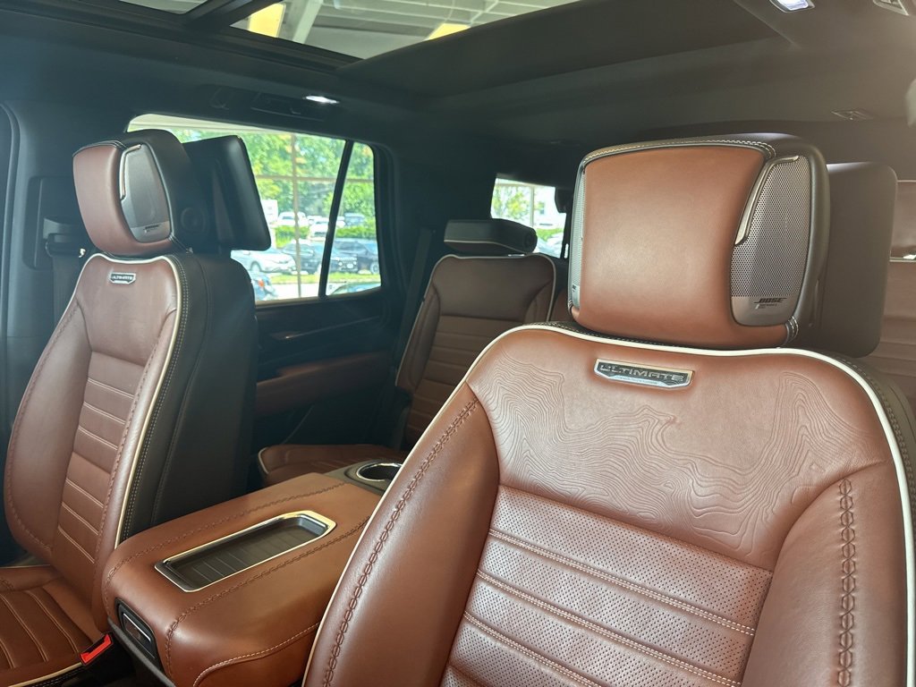 Used 2023 GMC Yukon Denali Ultimate image 12