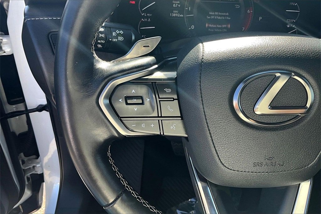 Used 2023 Lexus LX 600 4WD w/ Premium Package image 11