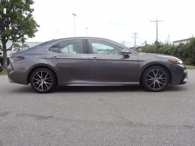Used 2023 Toyota Camry SE w/ Cold Weather Package FWD image 4