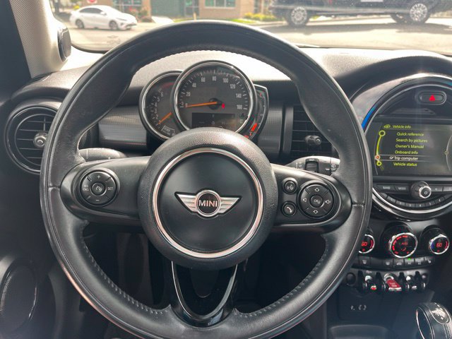 Used 2018 MINI Cooper 4-Door Hardtop FWD image 32