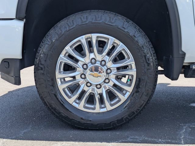 Used 2023 Chevrolet Silverado 2500 High Country w/ Technology Package AWD/4WD image 14
