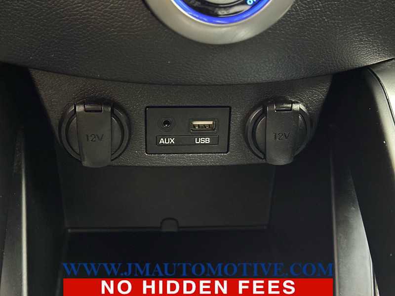 Used 2017 Hyundai Veloster Value Edition image 35
