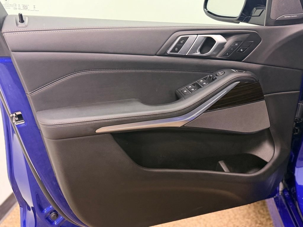 Used 2025 BMW X5 M60i AWD/4WD image 11