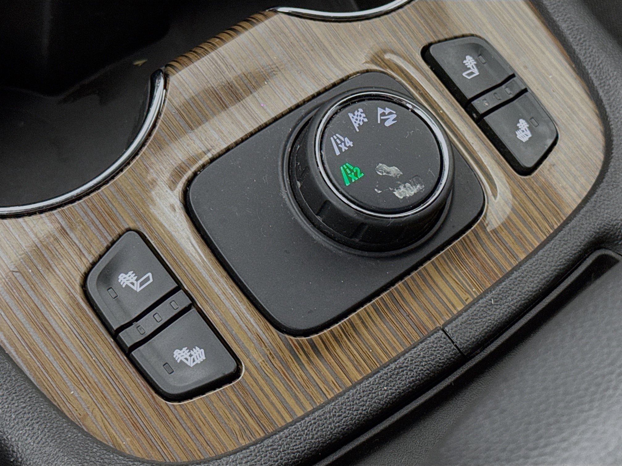 Used 2020 GMC Acadia SLE w/ Driver Convenience Package image 19