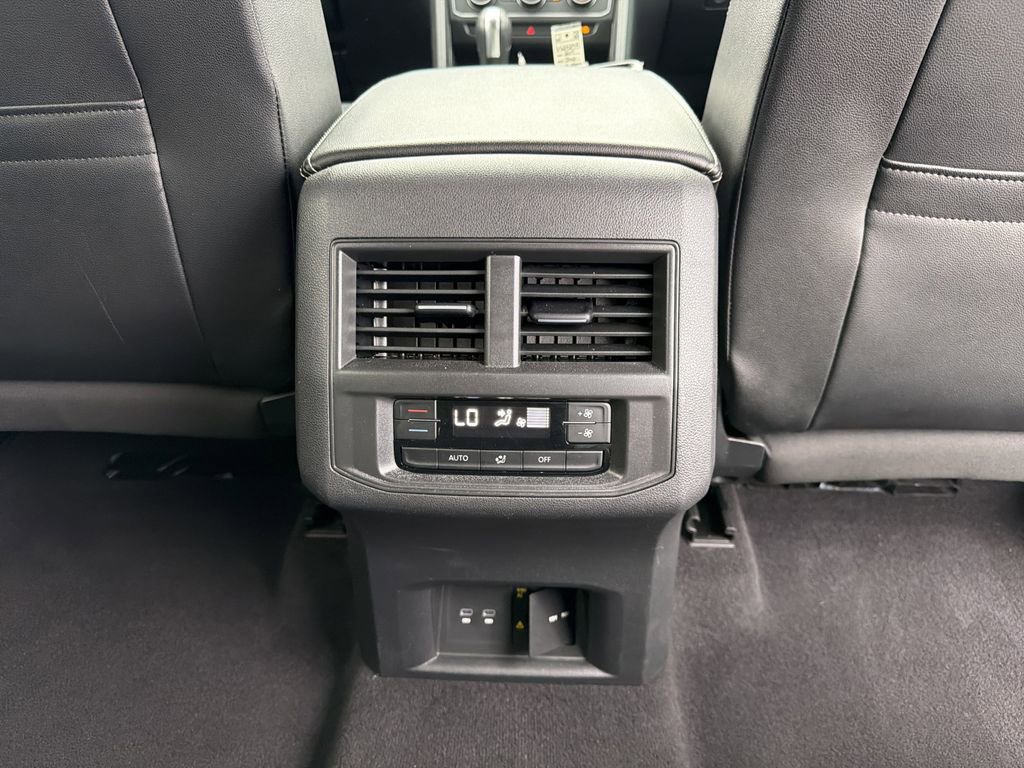 Used 2021 Volkswagen Atlas SE image 23