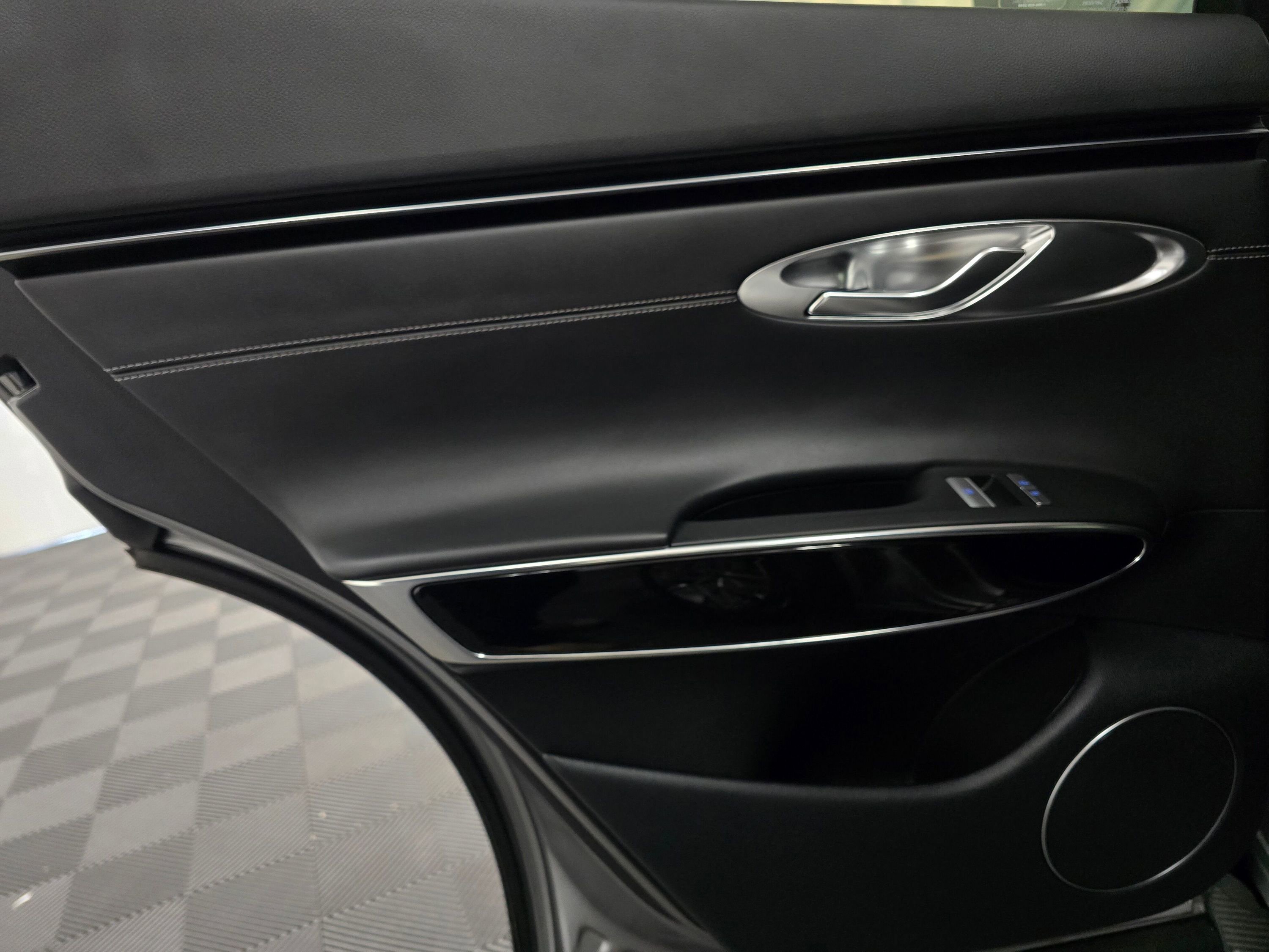 Used 2025 Genesis GV70 2.5T image 21