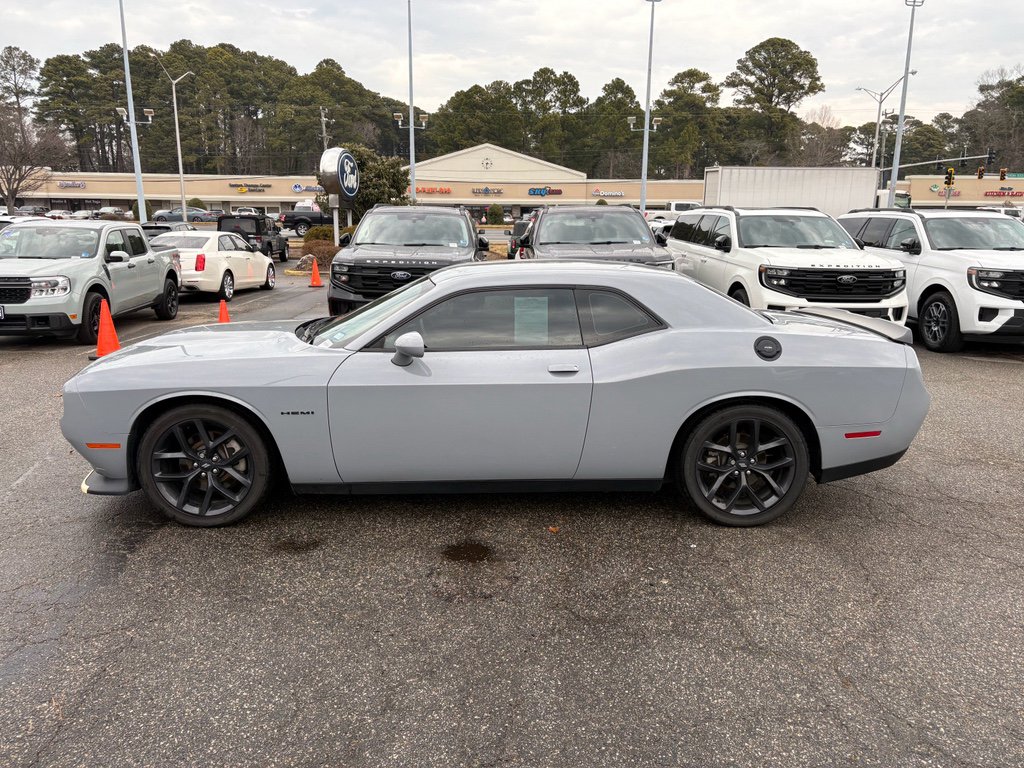 Used 2021 Dodge Challenger R/T w/ Blacktop Package image 8