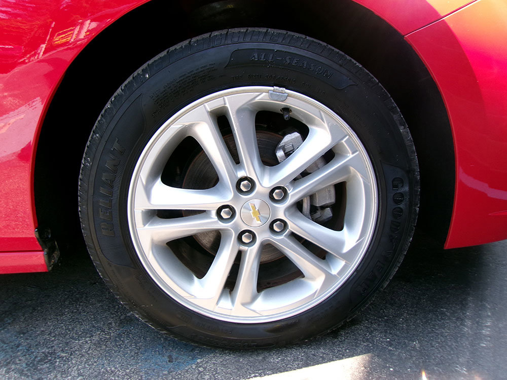Used 2018 Chevrolet Cruze LT w/ Convenience Package image 7