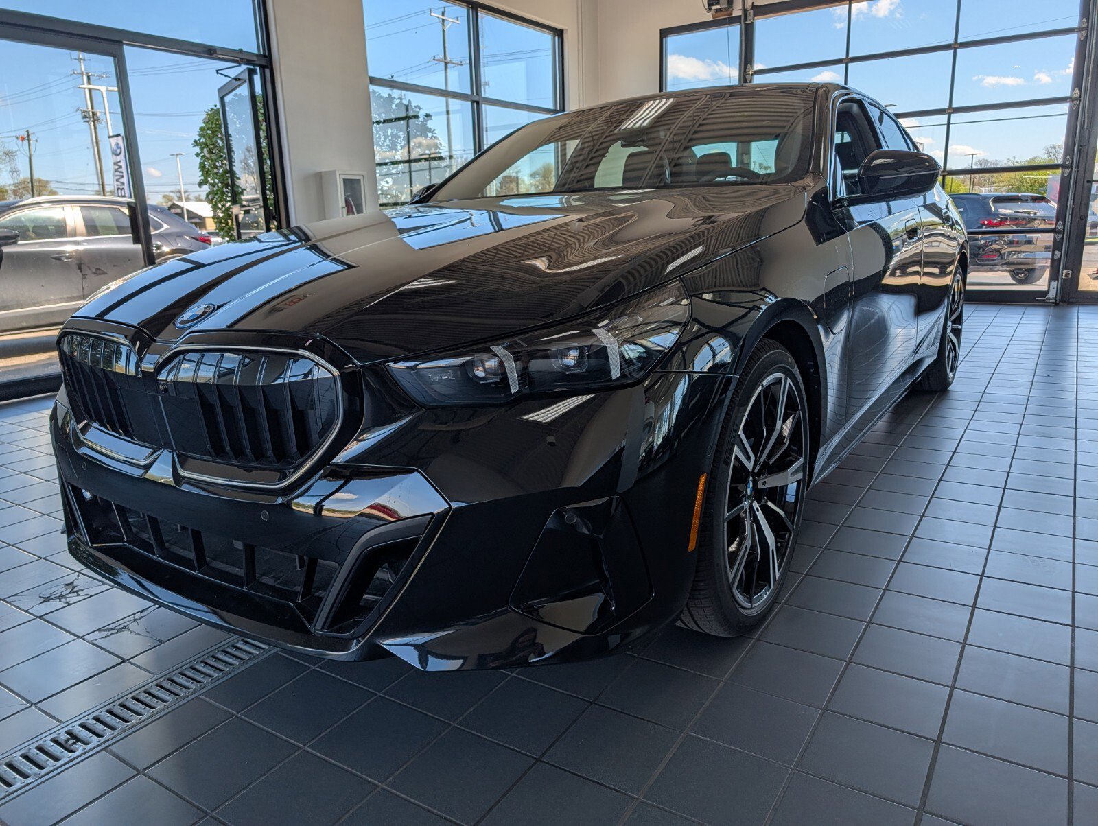 New 2027 BMW 550e xDrive AWD/4WD image 7