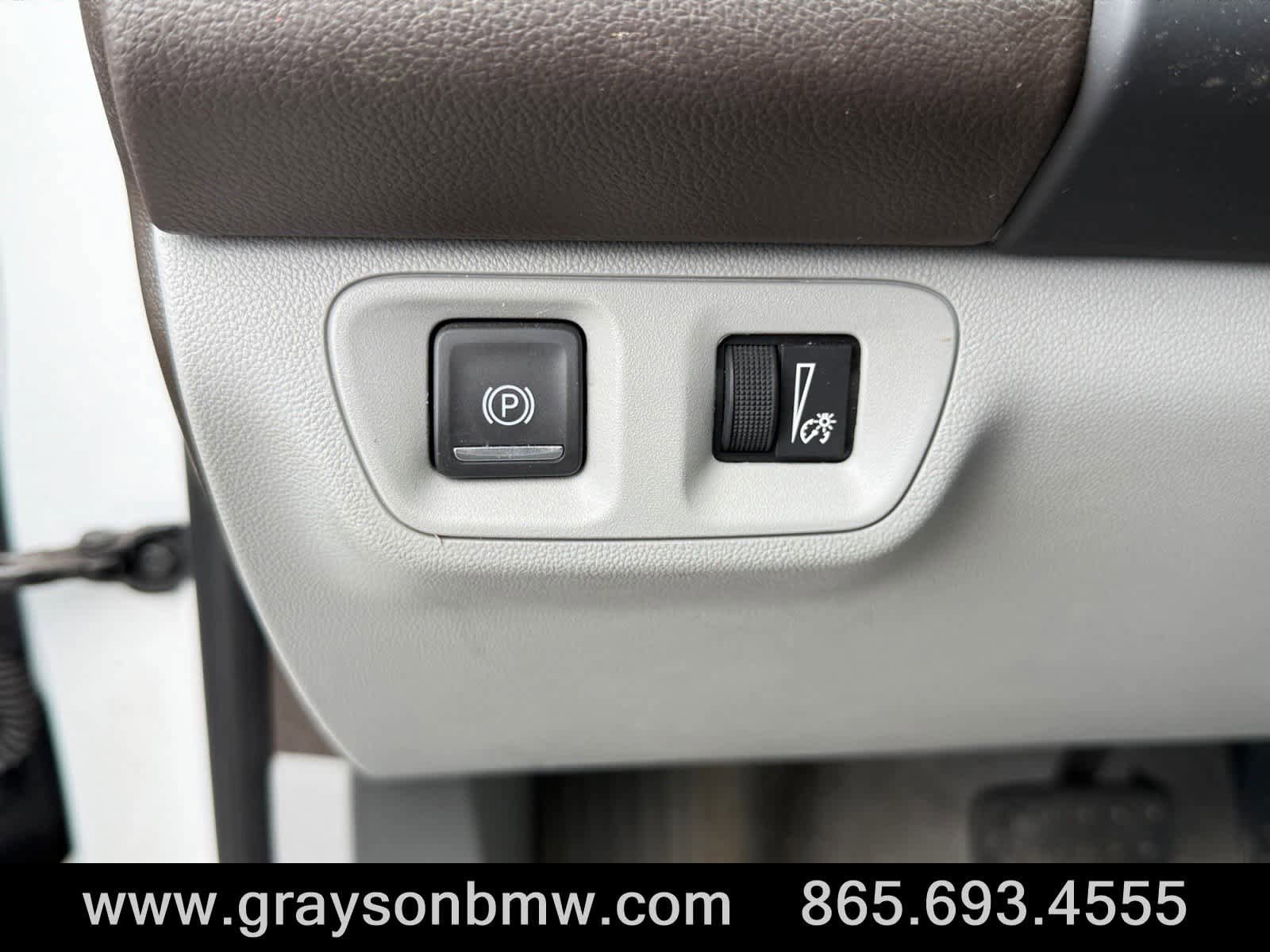 Used 2021 GMC Acadia SLT AWD/4WD image 31