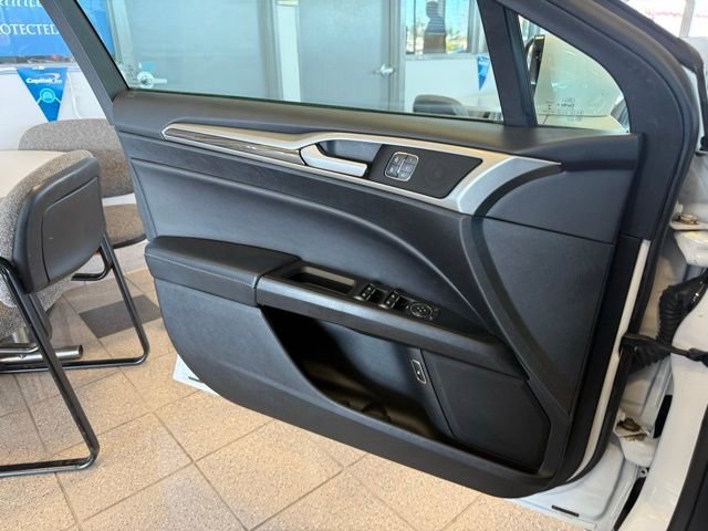 Used 2017 Ford Fusion SE w/ Equipment Group 602A image 20