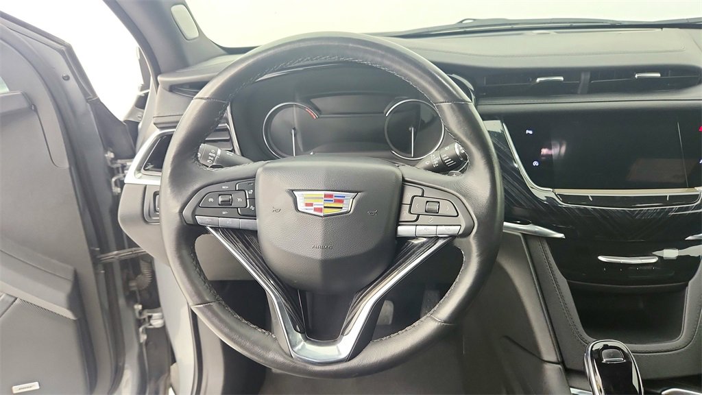 Used 2025 Cadillac XT6 Premium Luxury image 20