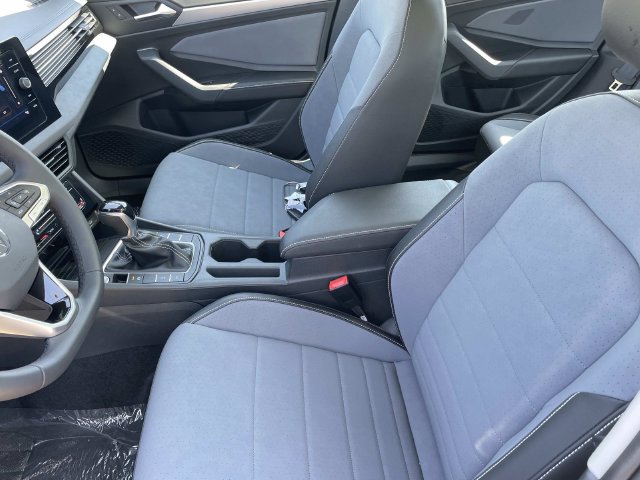 New 2026 Volkswagen Jetta SE FWD image 24