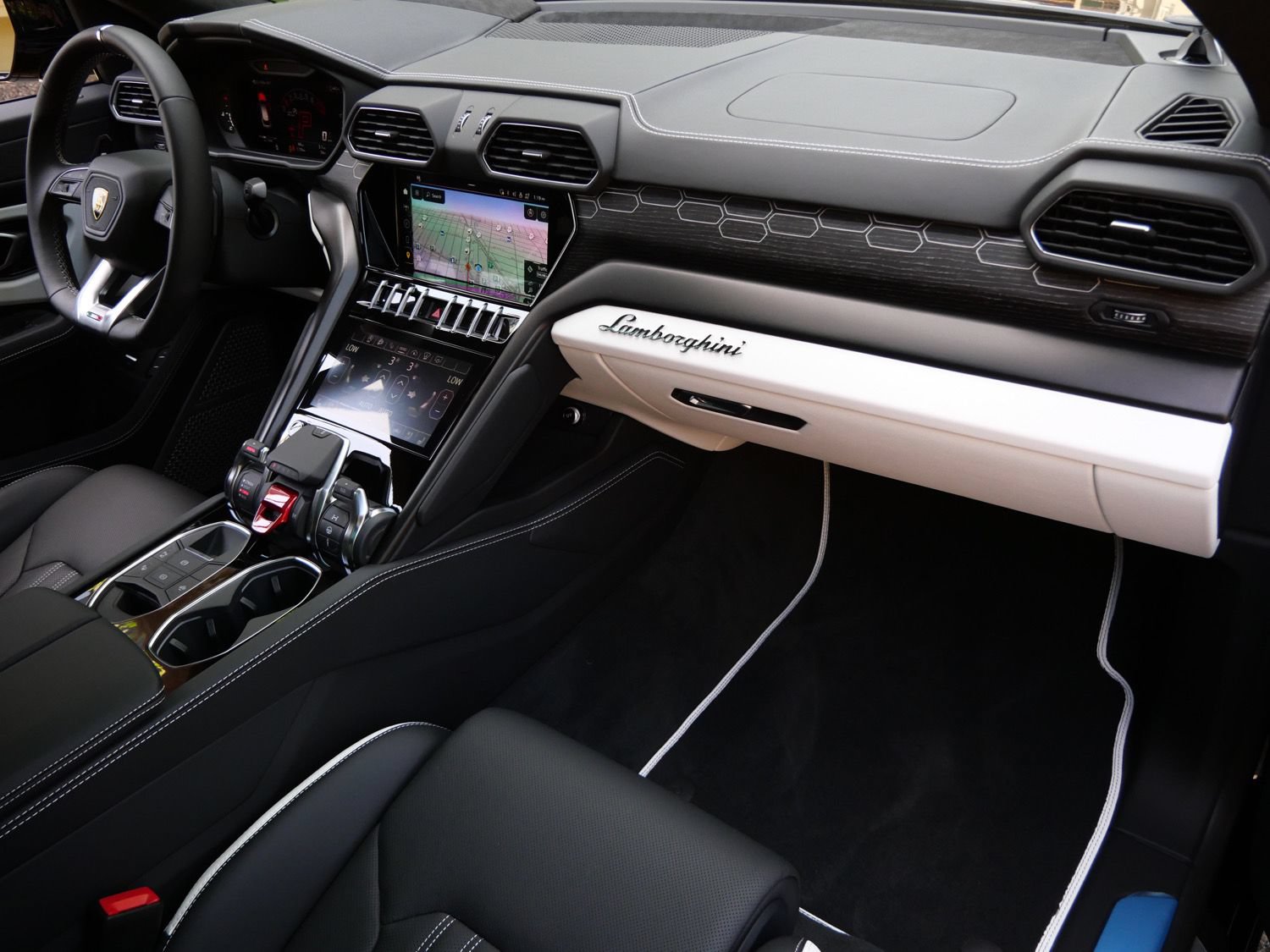 Used 2024 Lamborghini Urus S AWD/4WD image 26