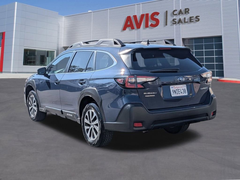 Used 2025 Subaru Outback Premium image 10