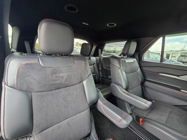 Used 2025 Ford Explorer ST RWD image 17