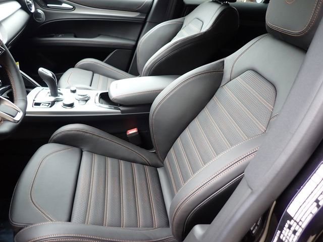 New 2025 Alfa Romeo Stelvio Sprint image 11