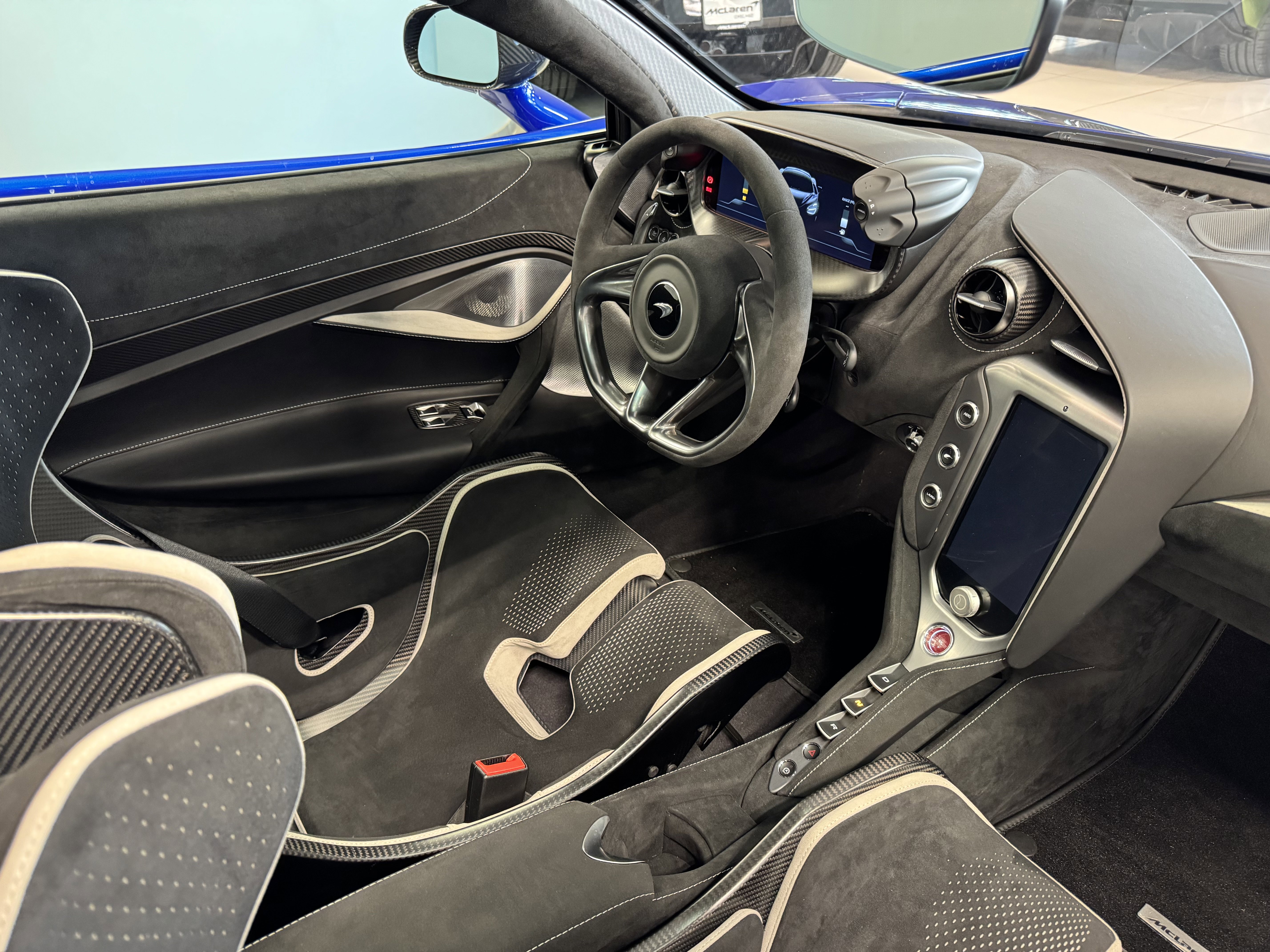 Used 2024 McLaren 750S image 19