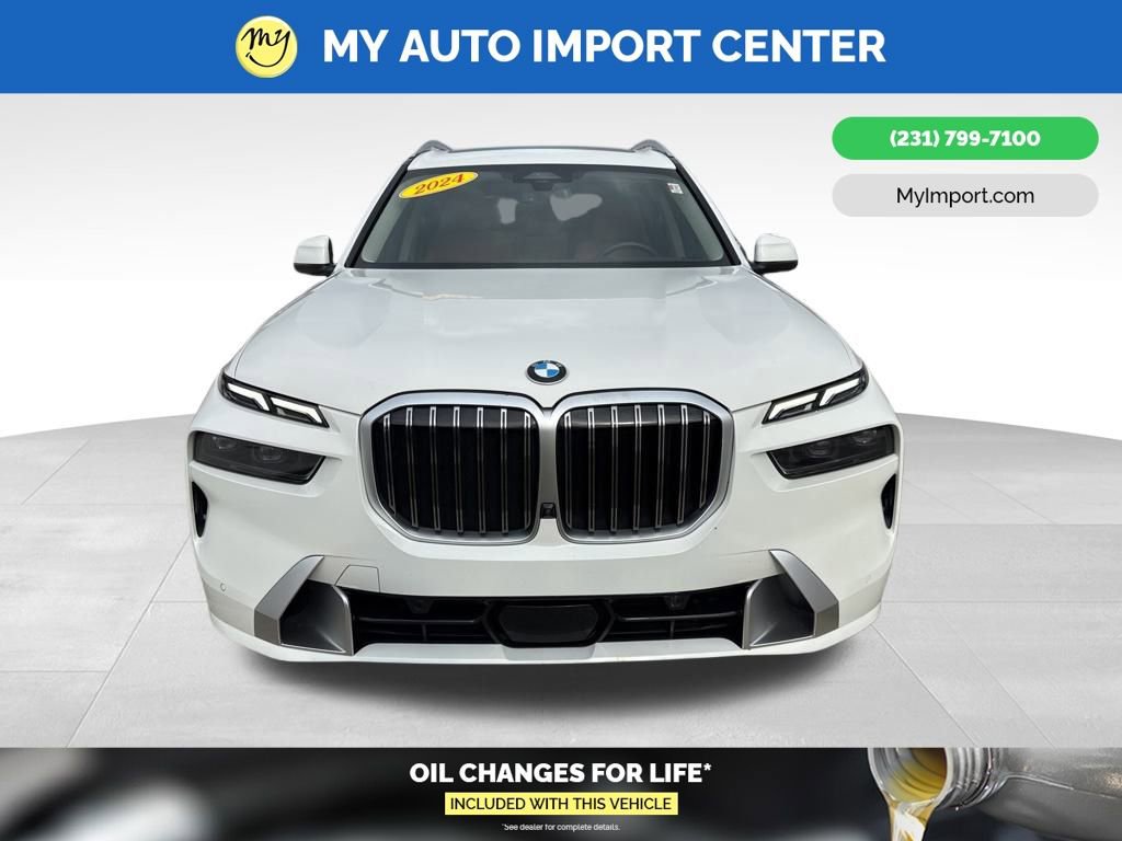 Used 2024 BMW X7 xDrive40i w/ Premium Package image 2