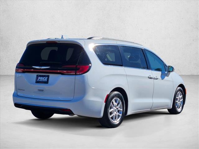 Used 2022 Chrysler Pacifica Touring-L image 5