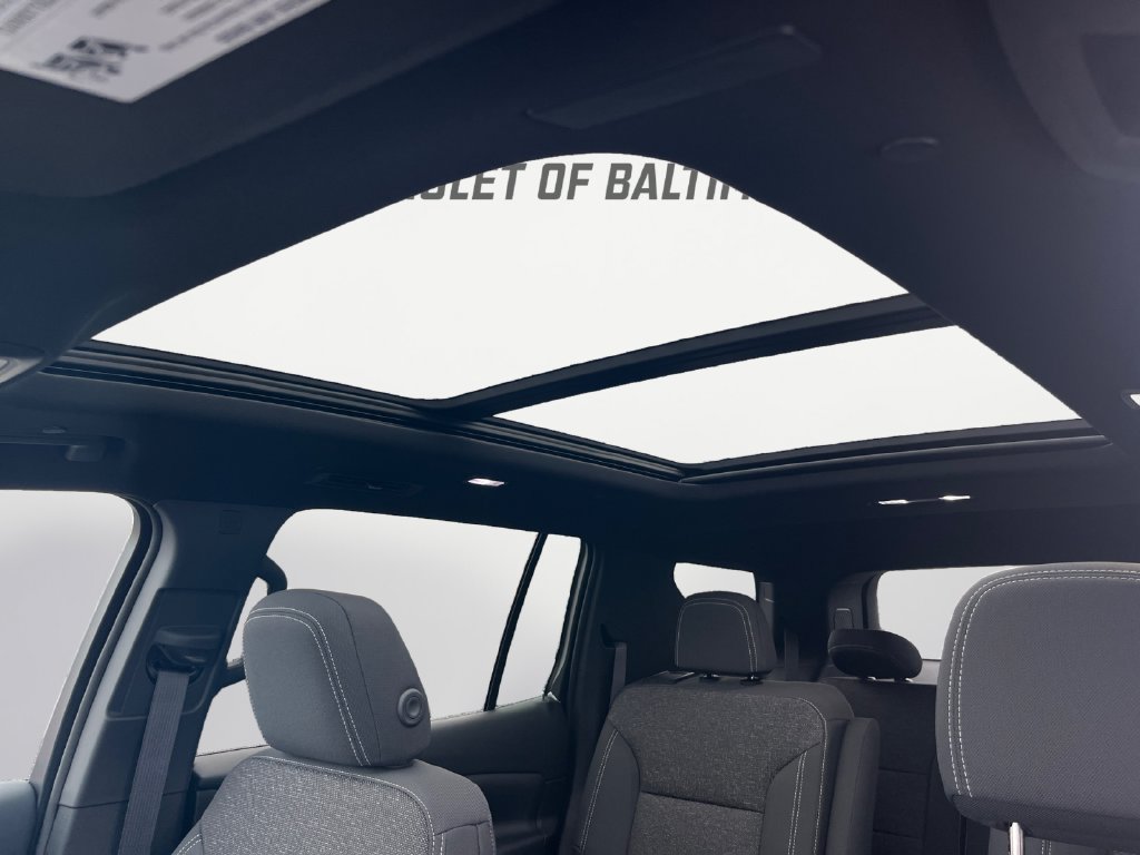 New 2027 Chevrolet Traverse LT w/ Sun and Wheel Package FWD image 17