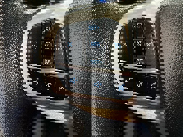 Used 2022 Ford Explorer XLT w/ Equipment Group 202A image 23