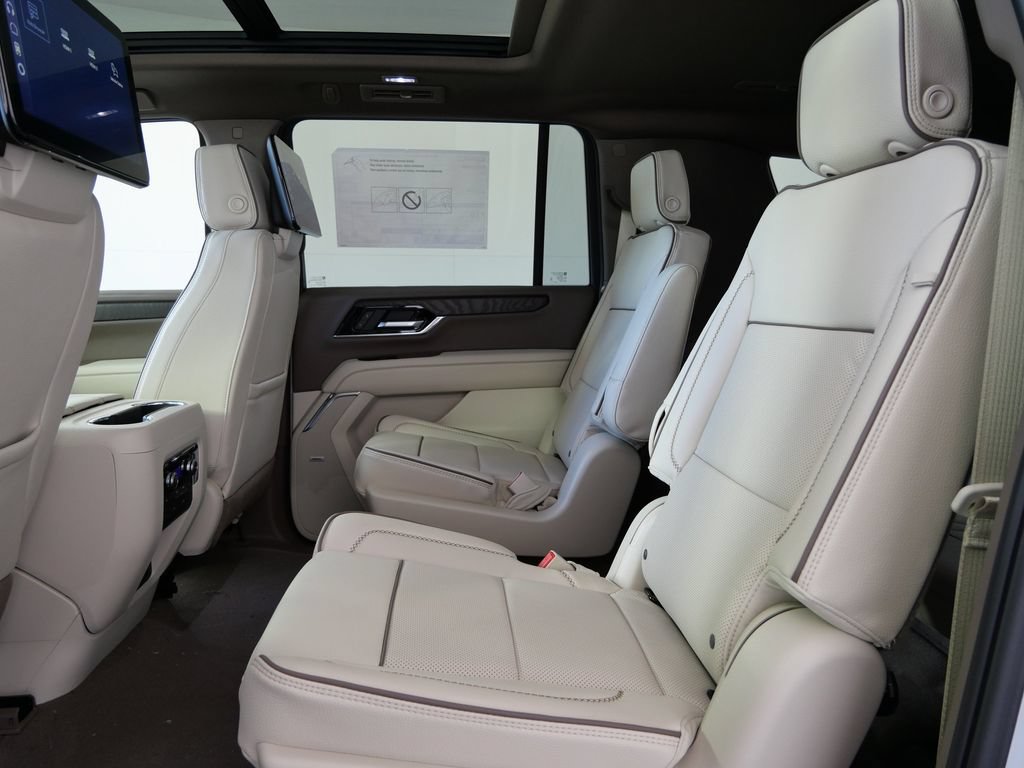 New 2026 GMC Yukon XL Denali w/ Denali Reserve Package AWD/4WD image 13