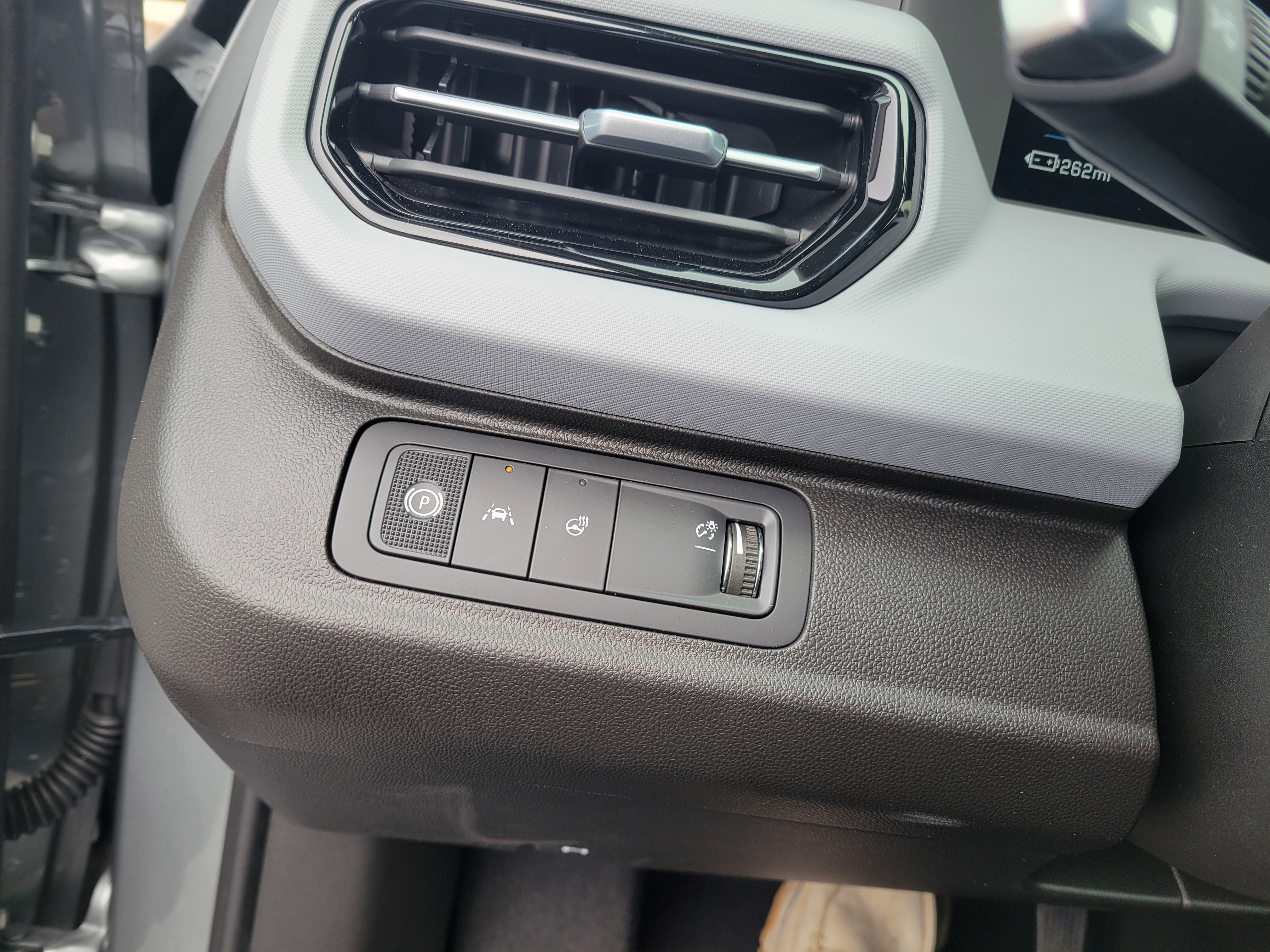 New 2027 Chevrolet Bolt RS w/ Technology Package image 18