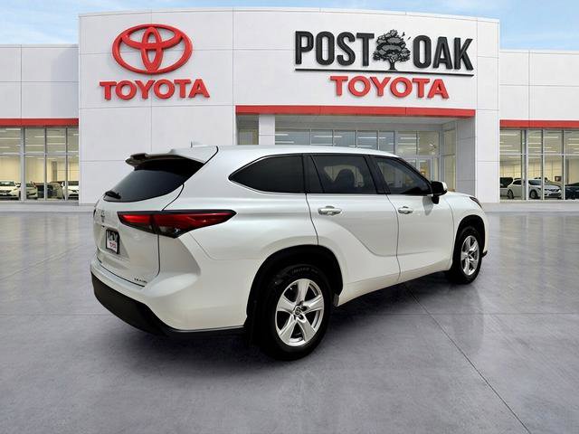 Used 2021 Toyota Highlander LE image 10