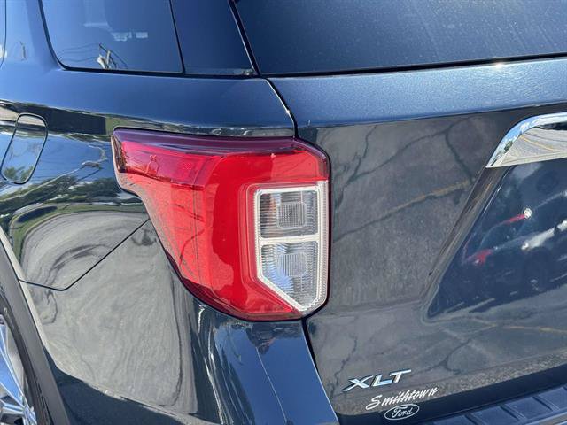 Used 2023 Ford Explorer XLT w/ Equipment Group 202A AWD/4WD image 30