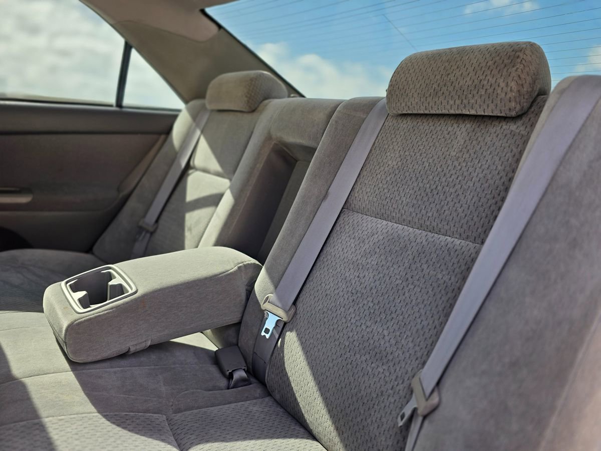 Used 2004 Toyota Camry LE image 17