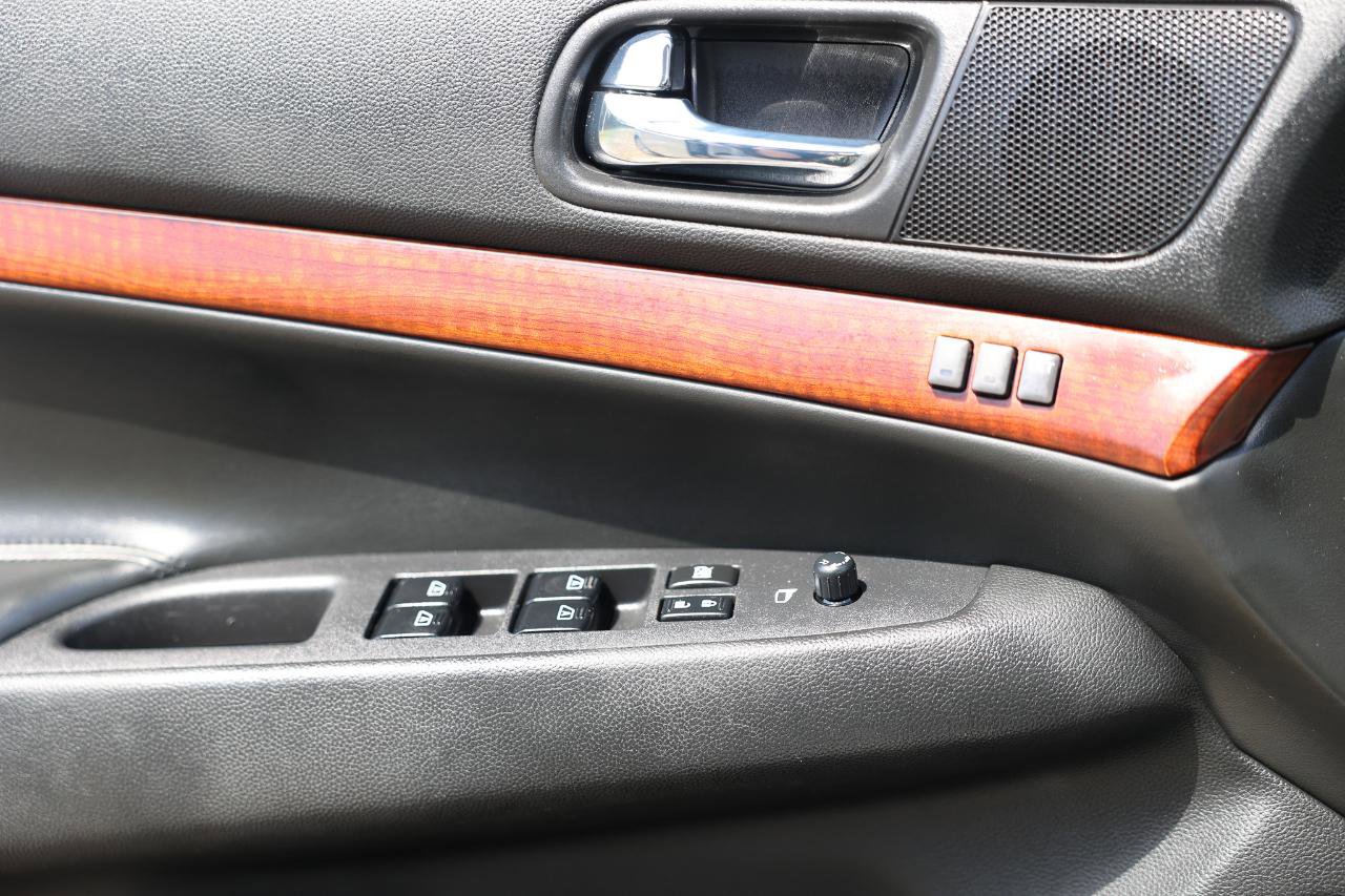 Used 2009 INFINITI G37 Journey w/ Premium Pkg image 38